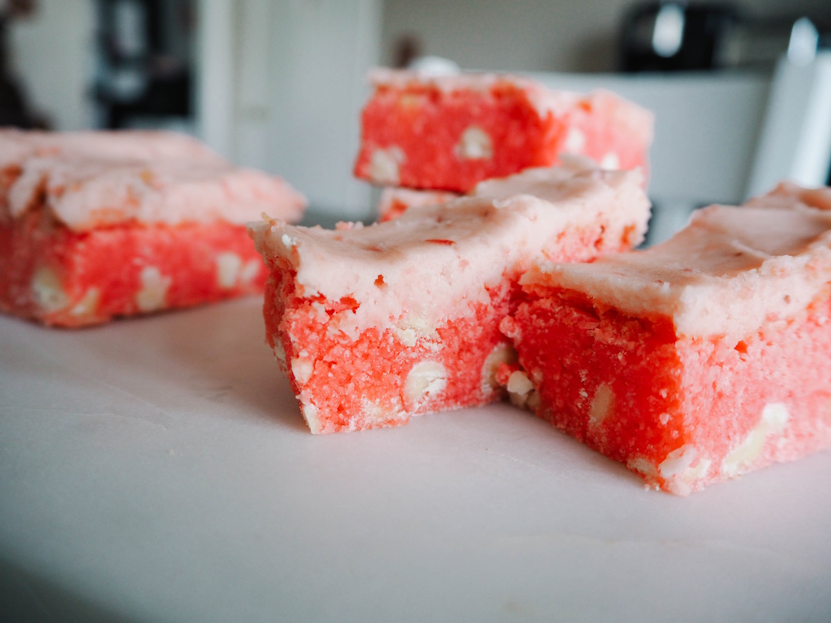 strawberry crunch bars recipe